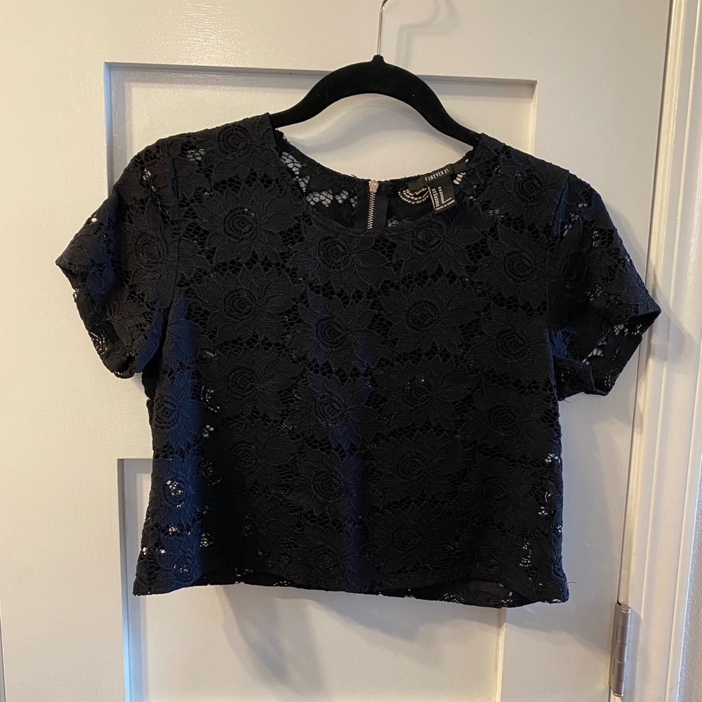 **HP** 🎉🎉Forever 21 Cute black lacy stretchy top.